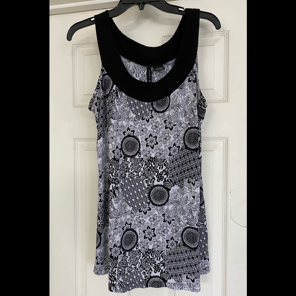 ND New Directions Black-White scoop-neck top-XL